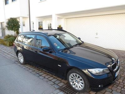 Gebraucht BMW 320 Lifestyle 184 PS (135 kW) 2012 Schwarz Kombi