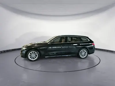 Gebraucht BMW 320 Sport Line 184 PS (135 kW) 2022 Saphirschwarz metallic Kombi