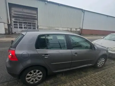Gebraucht VW Golf V 55 PS (40 kW) 2005 Grau Kleinwagen