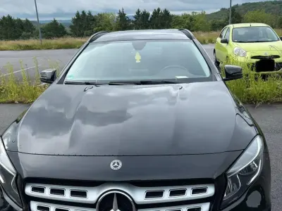 Begagnad Mercedes GLA180 109 HK (80 kW) 2017 Svart SUV