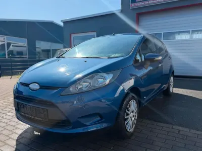 Gebraucht Ford Fiesta Trend 82 PS (60 kW) 2010 Blau Kleinwagen
