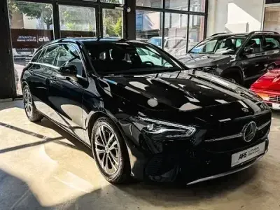 Gebraucht Mercedes CLA200 Shooting Brake 163 PS (119 kW) 2025 Schwarz Kombi