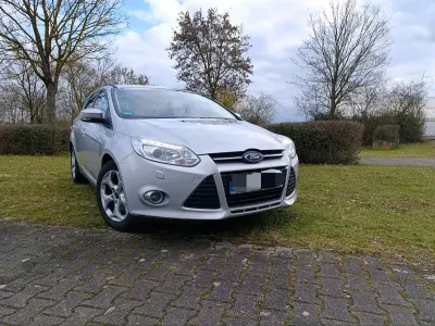 Gebraucht Ford Focus 115 PS (84 kW) 2012 Silber Kombi