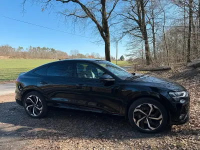 Gebraucht Audi e-tron Sportback S-Line 230 kW (313 PS) 2021 Schwarz SUV