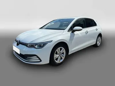 Usata VW Golf VIII Life 131 CV (96 kW) 2023 Bianco Berlina