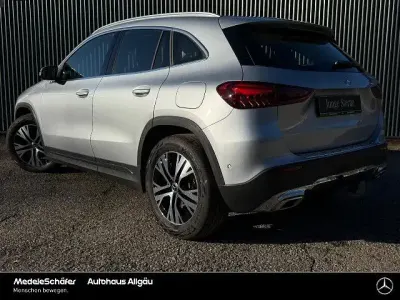 Używany Mercedes GLA220 Progressive 190 KM (139 kW) 2024 Srebrny SUV