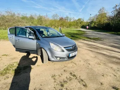 Gebraucht Opel Corsa Sport 101 PS (74 kW) 2010 Kleinwagen