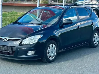 Gebraucht Hyundai i30 Comfort 90 PS (66 kW) 2009 Schwarz Limousine
