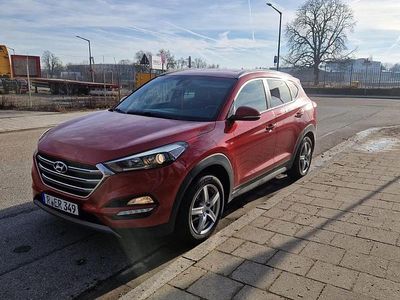 Gebraucht Hyundai Tucson 141 PS (103 kW) 2017 Rot SUV