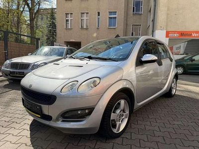Usado Smart ForFour Basis 95 HP (69 kW) 2004 Prateado Citadino