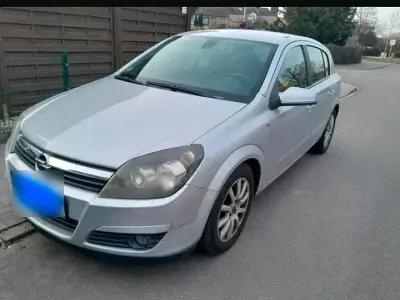 Gebraucht Opel Astra 90 PS (66 kW) 2004 Silber Limousine