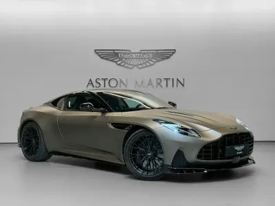 Neu Aston Martin DB12 700 PS (514 kW) 2026 Grün Coupé