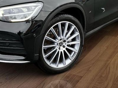 Schwarz Gebraucht 2021 Mercedes GLC300 AMG SUV | 40.950 € (Fairer Preis)