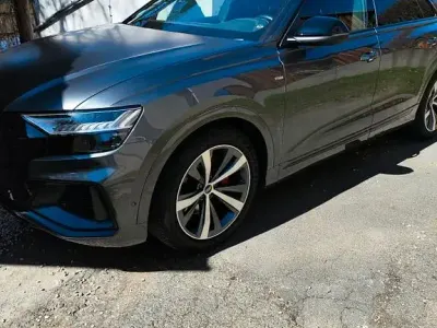 Gebraucht Audi Q8 S-Line 340 PS (250 kW) 2023 Grau SUV
