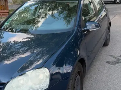 Gebraucht VW Golf V 102 PS (75 kW) 2004 Blau Kleinwagen