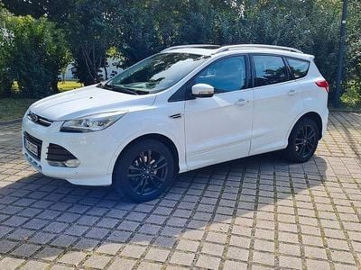 Gebraucht Ford Kuga SYNC Edition 179 PS (131 kW) 2015 Weiß SUV