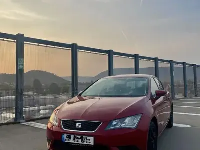 Gebraucht Seat Leon Reference 105 PS (77 kW) 2013 Rot Limousine