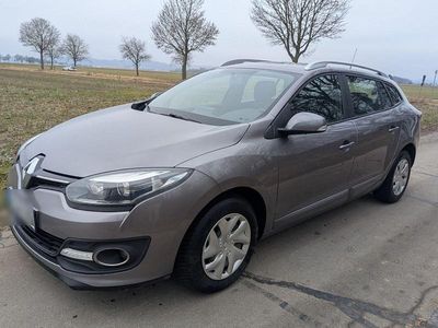 Grau Gebraucht 2014 Renault Mégane Limousine | 6.800 € (Teuer)