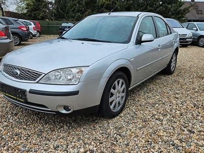 Usata Ford Mondeo Ghia 145 CV (106 kW) 2001 Argento Berlina