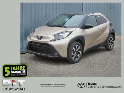 Neu Toyota Aygo 72 PS (52 kW) 2025 Ginger beige (4u9)/ black mica Kleinwagen
