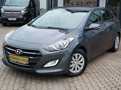 Grau Gebraucht 2015 Hyundai i30 Trend Limousine | 6.999 € (Fairer Preis)