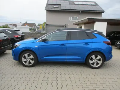 Gebraucht Opel Grandland X 131 PS (96 kW) 2023 Blau SUV