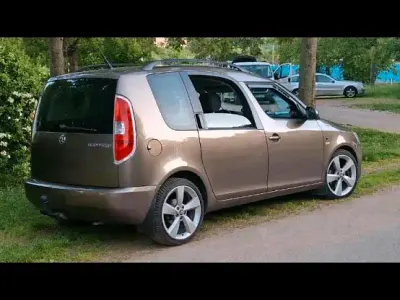 Gebraucht Skoda Roomster 105 PS (77 kW) 2014 Braun Van / Kleinbus