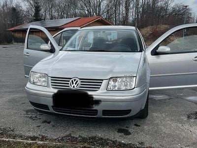 Gebraucht VW Bora Basis 101 PS (74 kW) 1998 Silber Limousine