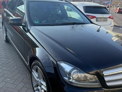 Gebraucht Mercedes C180 AMG line 156 PS (114 kW) 2014 Schwarz Kombi