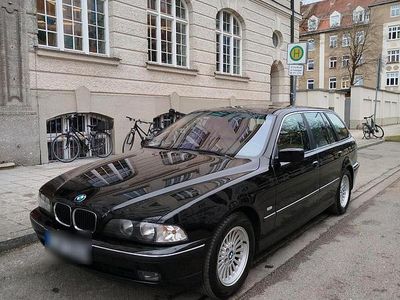 Schwarz Gebraucht 2000 BMW 523 Kombi | 3.300 € (Guter Preis)