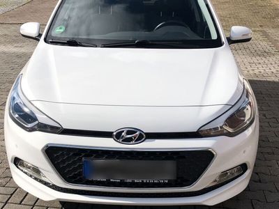 gebraucht Hyundai i20 1.4 Trend Automatik