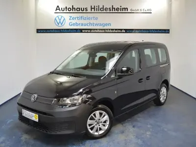 Gebraucht VW Caddy Basis 114 PS (83 kW) 2022 Schwarz Van / Kleinbus