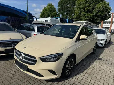 Gebraucht Mercedes B180 116 PS (85 kW) 2021 Beige Kleinwagen