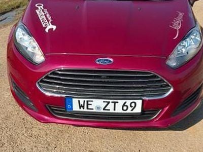 Gebraucht Ford Fiesta SYNC Edition 82 PS (60 kW) 2015 Rot Limousine