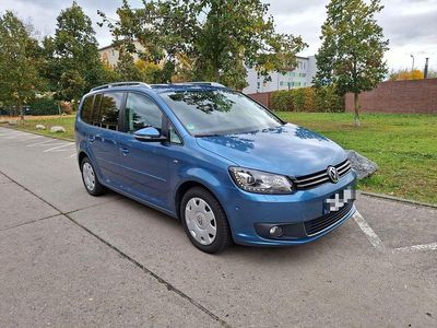 Gebraucht VW Touran Cup 140 PS (102 kW) 2014 Blau Van / Kleinbus