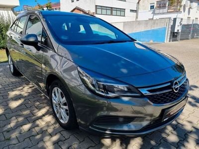 Grau Gebraucht 2019 Opel Astra Kombi | 10.590 €