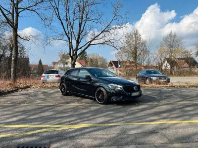 Gebraucht Mercedes A180 Night 122 PS (89 kW) 2013 Schwarz Kleinwagen