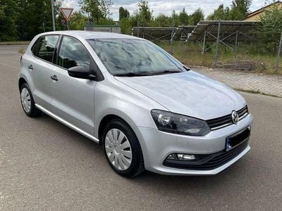 Gebraucht VW Polo Trendline 60 PS (44 kW) 2015 Reflexsilber Kleinwagen