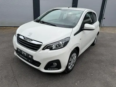 Gebraucht Peugeot 108 Active 72 PS (52 kW) 2021 Weiß Kleinwagen
