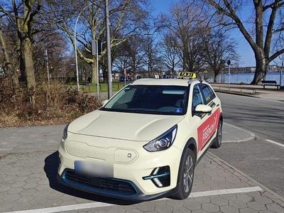 Second-hand Kia Niro Spirit 100 kW (136 CP) 2022 Alb SUV