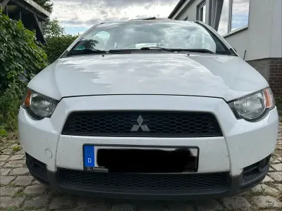 Gebraucht Mitsubishi Colt Edition 75 PS (55 kW) 2010 Weiß Kleinwagen