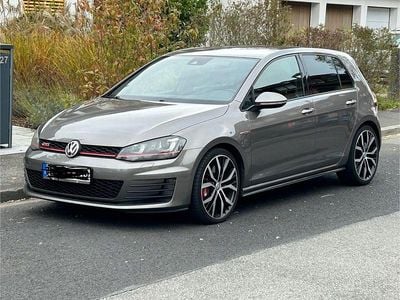 Grau Gebraucht 2015 VW Golf VII GTI Limousine | 14.650 € (Fairer Preis)