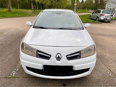 gebraucht Renault Mégane 1.6 hat ( 1.3 Jahre TÜV )