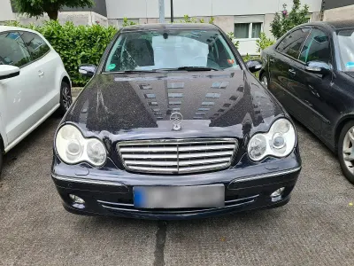 Gebraucht Mercedes C180 Sport Edition 142 PS (104 kW) 2005 Schwarz Limousine