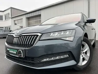 Używany Skoda Superb Ambition 150 KM (110 kW) 2021 Szary Kombi