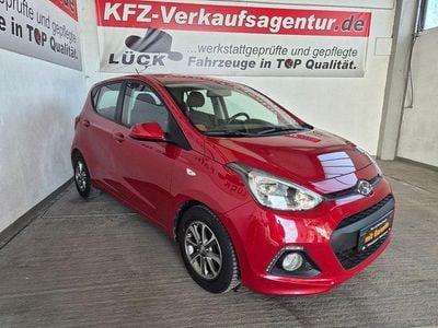 Gebraucht Hyundai i10 Edition 87 PS (63 kW) 2015 Rot Kleinwagen