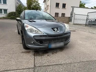 Gebraucht Peugeot 206+ 60 PS (44 kW) 2009 Andere farben Kleinwagen