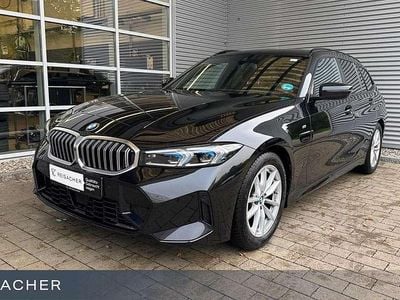Saphirschwarz metallic Gebraucht 2025 BMW 320 Comfort Edition Kombi | 37.299 € (Guter Preis)