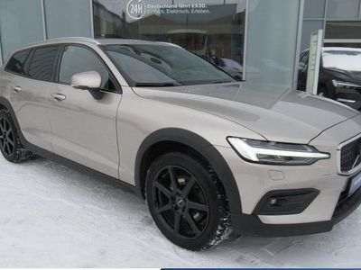 Gebraucht Volvo V60 CC Ultimate 197 PS (144 kW) 2023 Gold Kombi