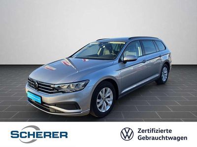 Gebraucht VW Passat Basis 122 PS (89 kW) 2023 Pyritsilber metallic (metallic) Kombi